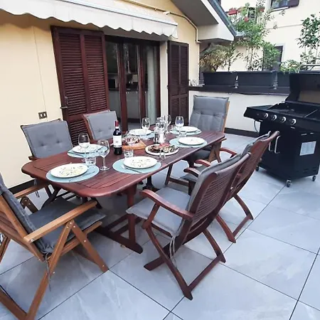 Casa Themeo - Centro Citta Intra 펜션 *