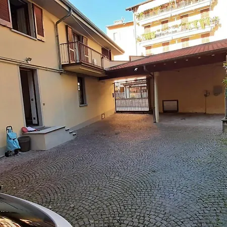 Casa Themeo - Centro Citta Intra *