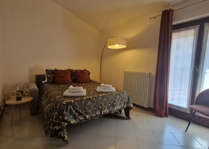 Casa Themeo - Centro Citta Intra Вербания